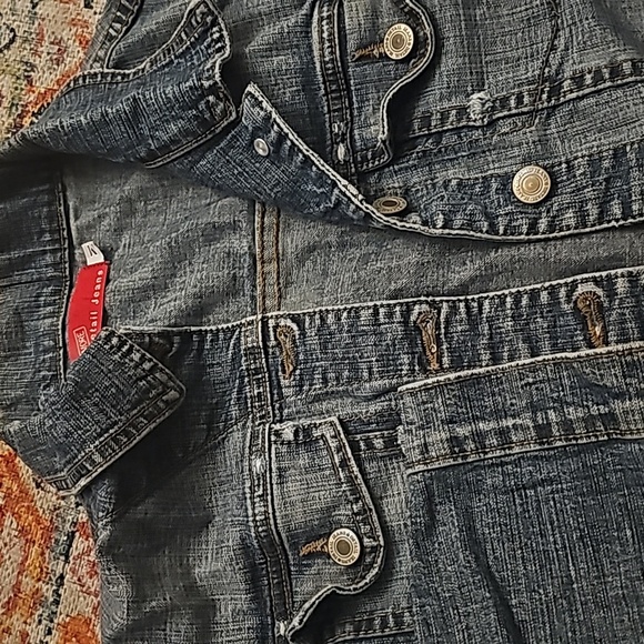 Cropped denim jacket size Medium - Picture 2 of 4